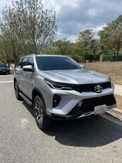 Toyota Fortuner Srx V6