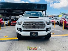 Auto Toyota Tacoma 2017 de único dueño en buen estado