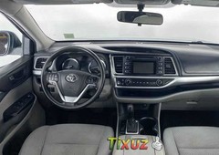 Se pone en venta Toyota Highlander 2015