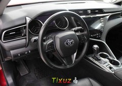 Auto Toyota Camry 2020 de único dueño en buen estado