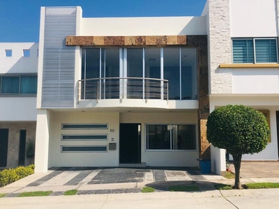 CASA EN RENTA LA CIMA DE ZAPOPAN