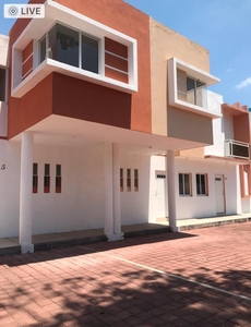 Casa en venta nueva en coto privado con cámaras de seguridad a unos pasos del centro de V D Álvarez