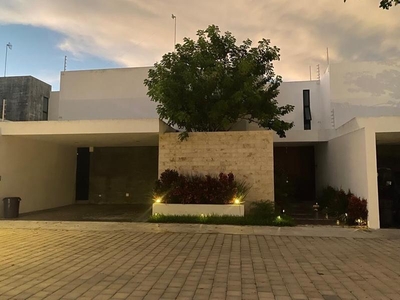 Casa en Venta o Renta, Temozón Norte, Mérida, Yucatán.