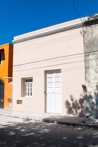Doomos. casa remodelada en el centro de la ciudad de Mérida, San Sebastián- bonita piscina y patio