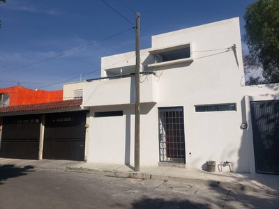 Doomos. se vende casa a 300 metros del centro de Celaya, Guanajuato