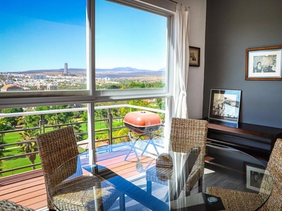 HERMOSO LOFT AMUEBLADO DE DOS RECAMARAS CON VISTA AL LAGO DE JURIQUILLA Y CAMPO DE GOLF