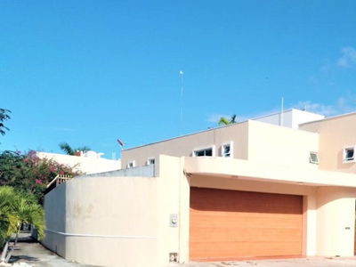 Casa En Venta En Cancun, Quintana Roo. Cerca De La Playa #evj
