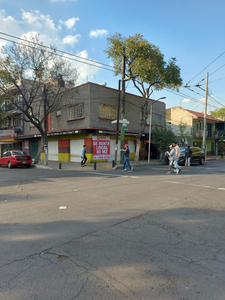Local Comercial En Excelente Ubicación. Cerca De Transporte, Mercado, Iglesia Y Escuelas.