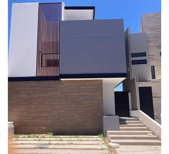 Se Vende Casa En La Vista Residencial Querétaro Con Roof Garden