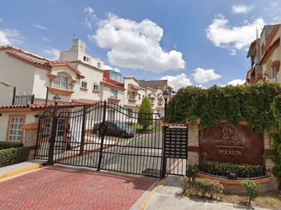 CASA ADJUDICADA EN PRIVADA PERALTA, VILLA DEL REAL TECAMAC. RECURSOS PROPIOS