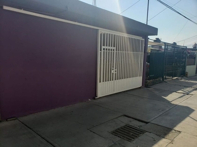 Casa en renta Calle Campanillas 295, Fraccionamiento Villa De Las Flores, Coacalco De Berriozábal, México, 55710, Mex