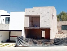 Casa Nueva en Venta en Madeiras Zapopan