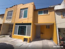 En Venta, La Loma / Tultitlán: Cómoda casa en condominio con buen estado de conservación - 3 habitaciones - 2 baños - 131.5 m2