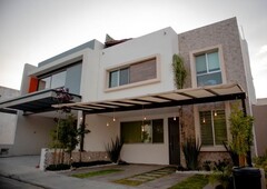 Casa en venta en Fraccionamiento Paseo del Parque, Tres Marías, Morelia