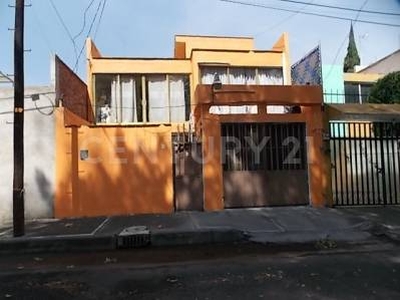 Casa en venta como Terreno en Col. Avante, Coyoacán
