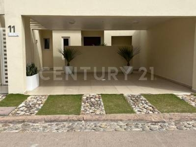 CASA EN VENTA EN RESIDENCIAL VELAMAR, ALTAMIRA