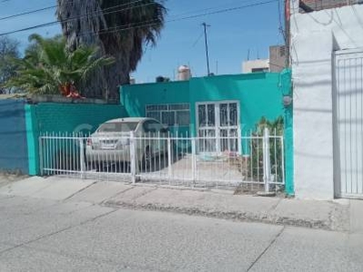 Casa en venta Víctor Rosales Col. Martínez Domínguez en Aguascalientes