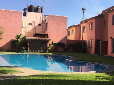 Encantadora casa amueblada con alberca, en Condominio Ojo de Agua, Morelos