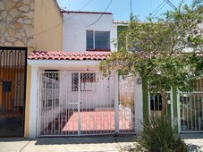 bonita casa en venta en jardines del sur