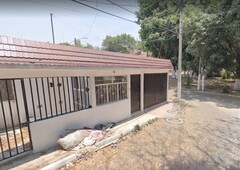 CASA EN VENTA EN CALLE CICLAMOR