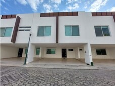 casa en venta en camino real, amplio jardín a 2 min udlap