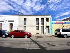 Edificio en venta con dos departamentos en Guadalajara