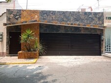 excelente casa en fraccionamiento en acapatzingo