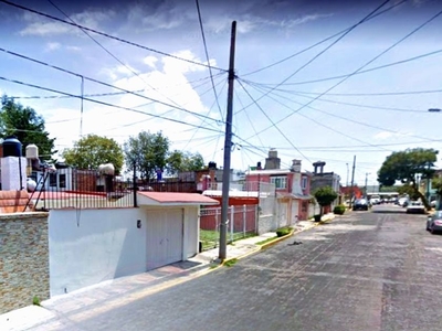 Casa en venta Avenida Solidaridad Las Torres, Nueva Santa María De Las Rosas, Toluca, México, 50140, Mex