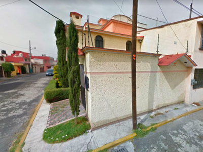Casa en venta Calle Gladiolas 1-25, Fracc Izcalli Cuauhtémoc I, Metepec, México, 52176, Mex