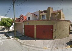 doomos. casa en el condado en leon guanajuato en remate bancario sdc