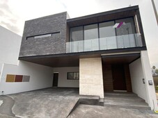 doomos. mítica residencial -carretera nacional- casa en venta zona sur de monterrey n.l.