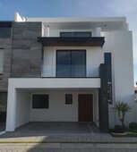 en venta, hermosa casa con roof garden lomas de angelopolis - 3 recámaras - 252 m2