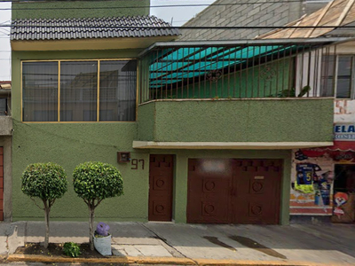 Casa en venta Calle Indio Triste 94-96, Metropolitana 2da Sección, Nezahualcóyotl, México, 57740, Mex