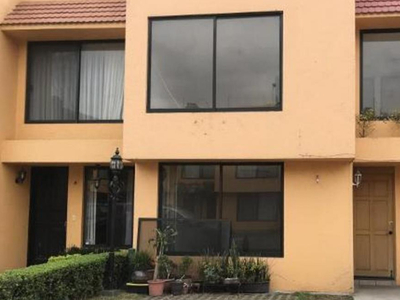 EXCELENTE OPORTUNADAD CASA EN VENTA CON 4RECAMARAS EN LA COLONIOA GRANJAS COAPA