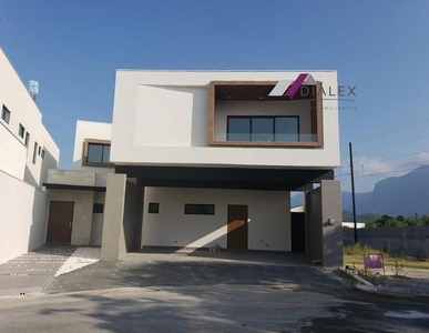 La Joya Privada Residencial -CARRETERA NACIONAL- Casa en Venta Monterrey Zona Sur