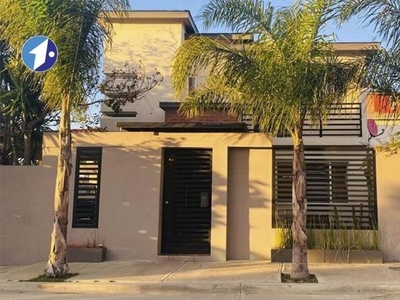 Se vende casa de 4 recámaras en Corona Encantada, Tijuana