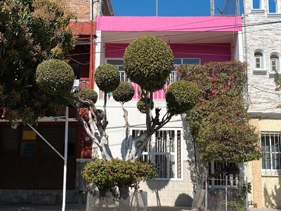 se vende casa en balcones oblatos (uso de suelo) calle