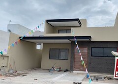 Se Renta Casa en Lomas de Juriquilla, 3 Recamaras, 2 en PB, 3.5 Baños..