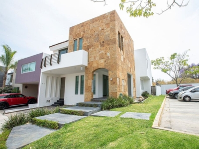 Casa en venta Coto El Carmen, frente al Parque Metropolitano