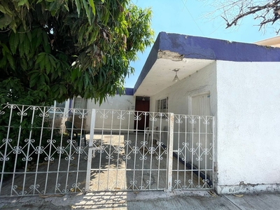 Casa en venta, de un nivel, Colonia las Águilas, Zapopan, Jalisco.