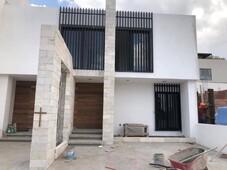 casa en venta en lomas de juriquilla