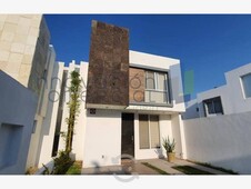 casa en venta en lomas de san isidro juriquilla