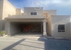 casa en venta en pedregal de santa rosa