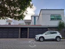 casa en venta en villas de irapuato