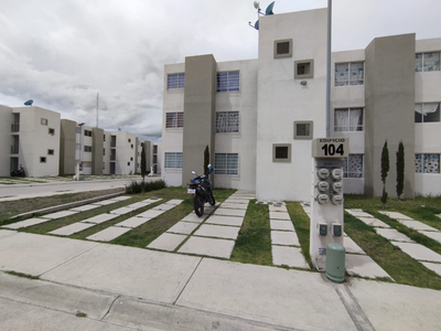 Departamento En Planta Baja, Edif 104, Los Héroes Tizayuca, 60m2 Jardín Trasero, Estacionamiento 1 Auto, Edificio En Esquina.