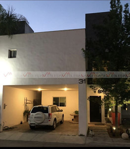 Venta Casa Huastecas Real Ii, Valle Poniente En Santa Catari