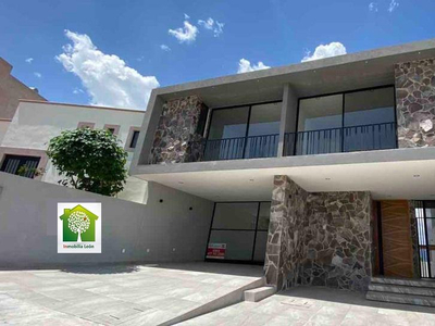 Casa En Venta En Fraccionamiento Porta Fontana León Guanajuato