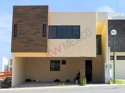 Casa con estudio en Planta Baja en La Vista Residencial $5,980,000.00, San Luis Potosí