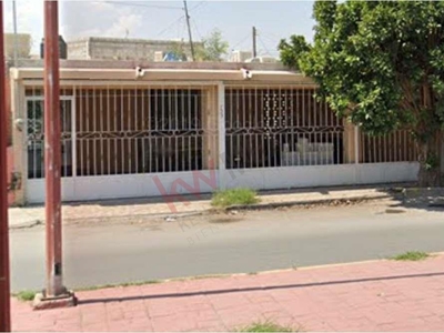 Casa de una sola planta en Venta, Villa Jacarandas, Torreón, Coahuila