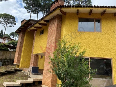 2 Casas de 2 pisos, una terminada y una sin terminar en Avándaro $7,250,000 pesos